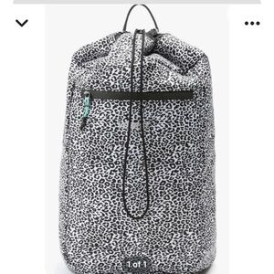 VOORAY Cinch Backpack 
Brand new